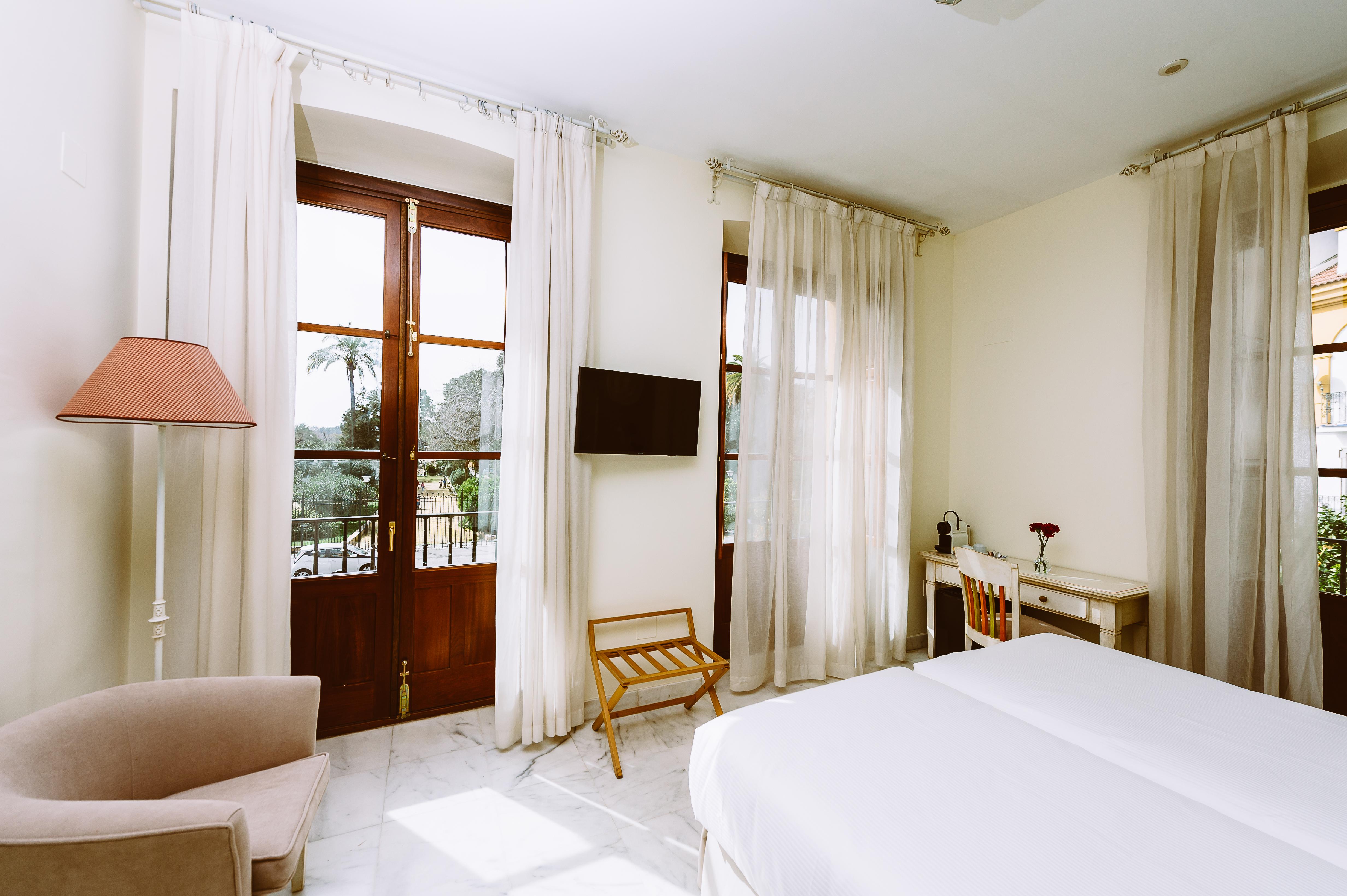 Basic Hotel Dona Manuela Seville Ngoại thất bức ảnh