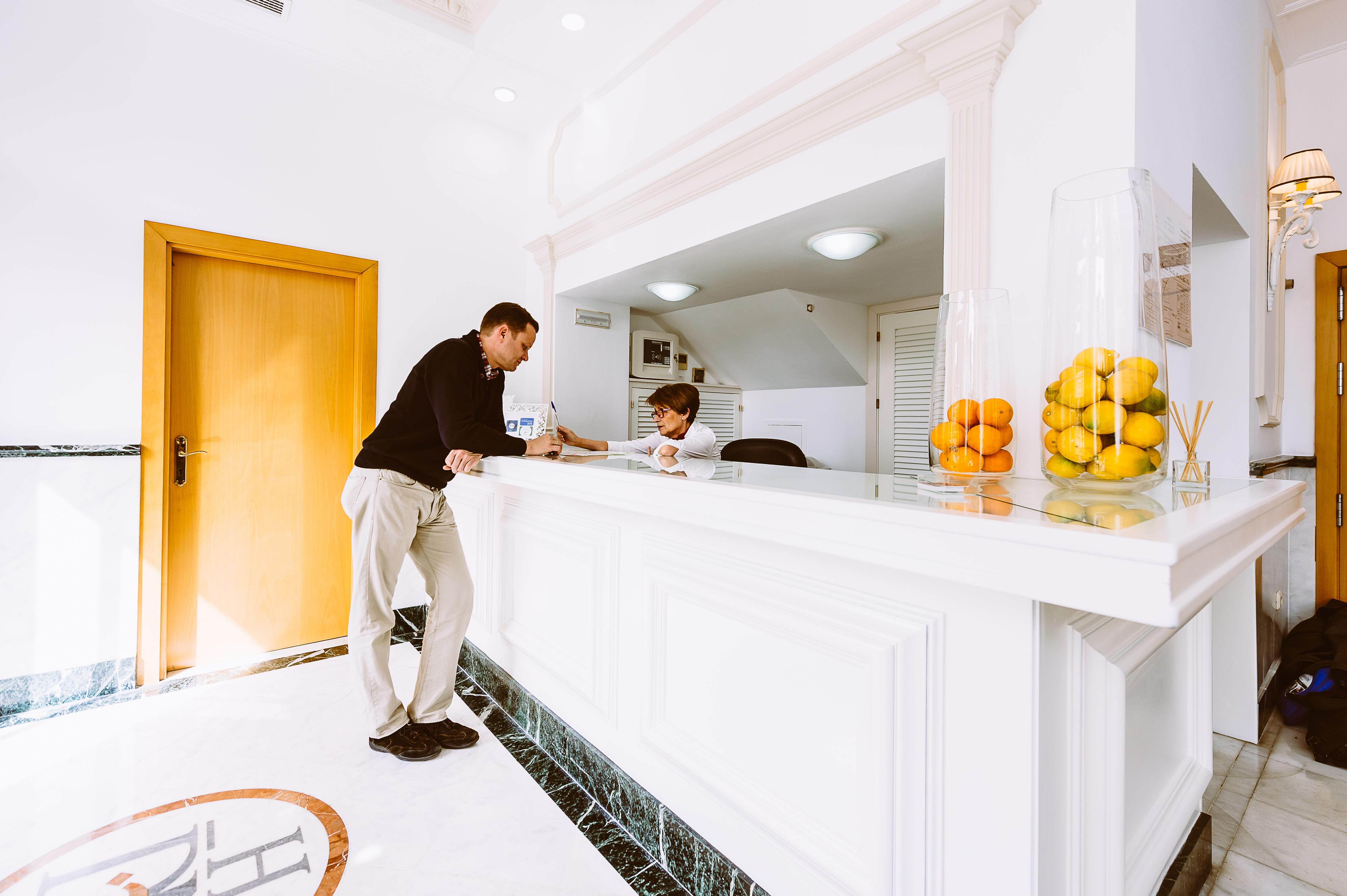 Basic Hotel Dona Manuela Seville Ngoại thất bức ảnh