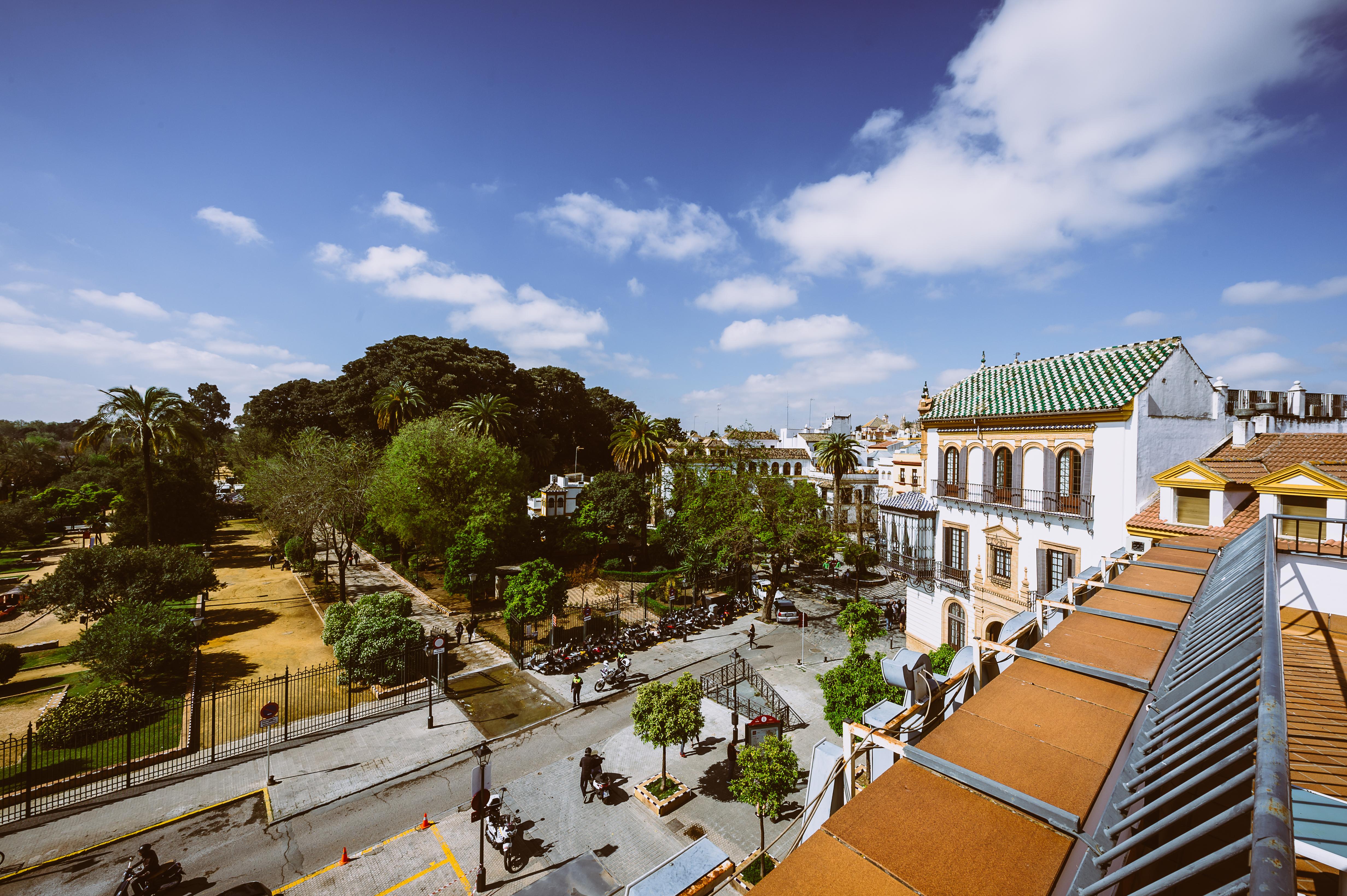 Basic Hotel Dona Manuela Seville Ngoại thất bức ảnh