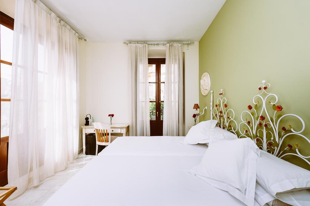 Basic Hotel Dona Manuela Seville Ngoại thất bức ảnh