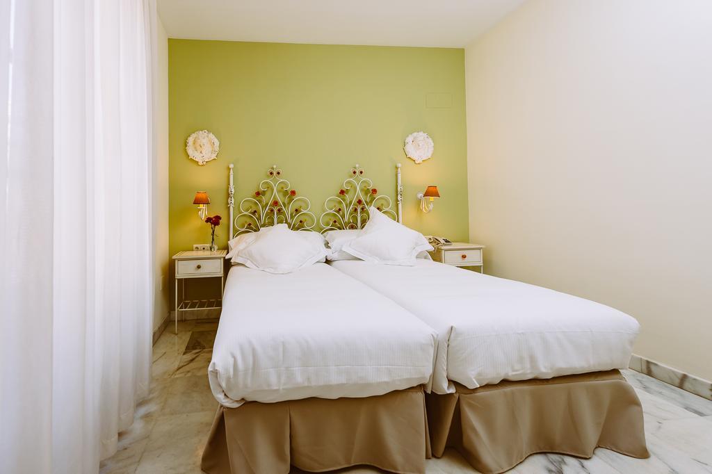 Basic Hotel Dona Manuela Seville Ngoại thất bức ảnh