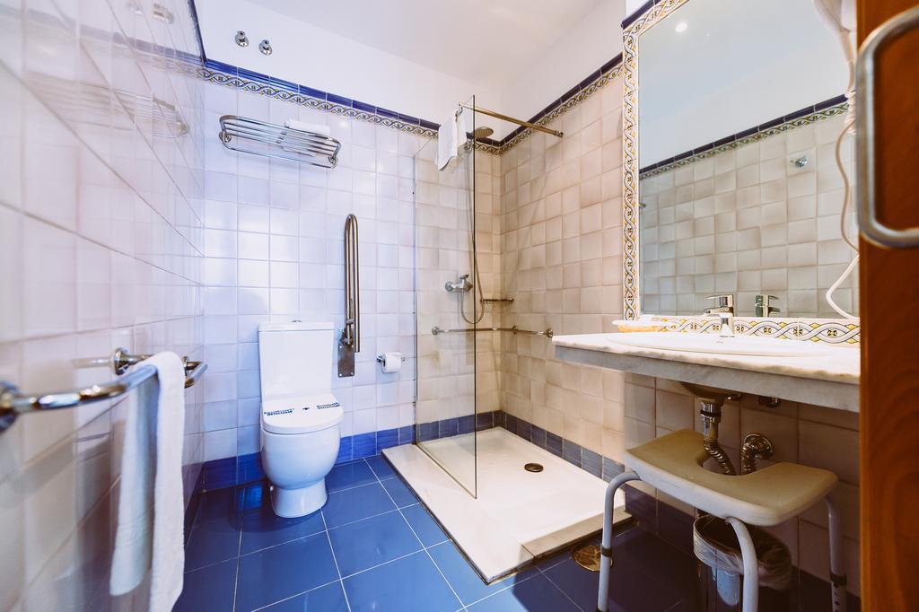 Basic Hotel Dona Manuela Seville Ngoại thất bức ảnh