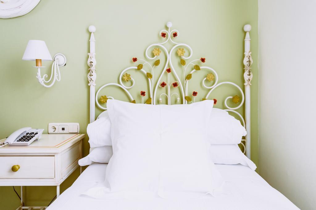 Basic Hotel Dona Manuela Seville Ngoại thất bức ảnh