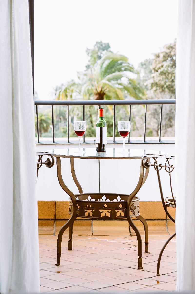 Basic Hotel Dona Manuela Seville Ngoại thất bức ảnh