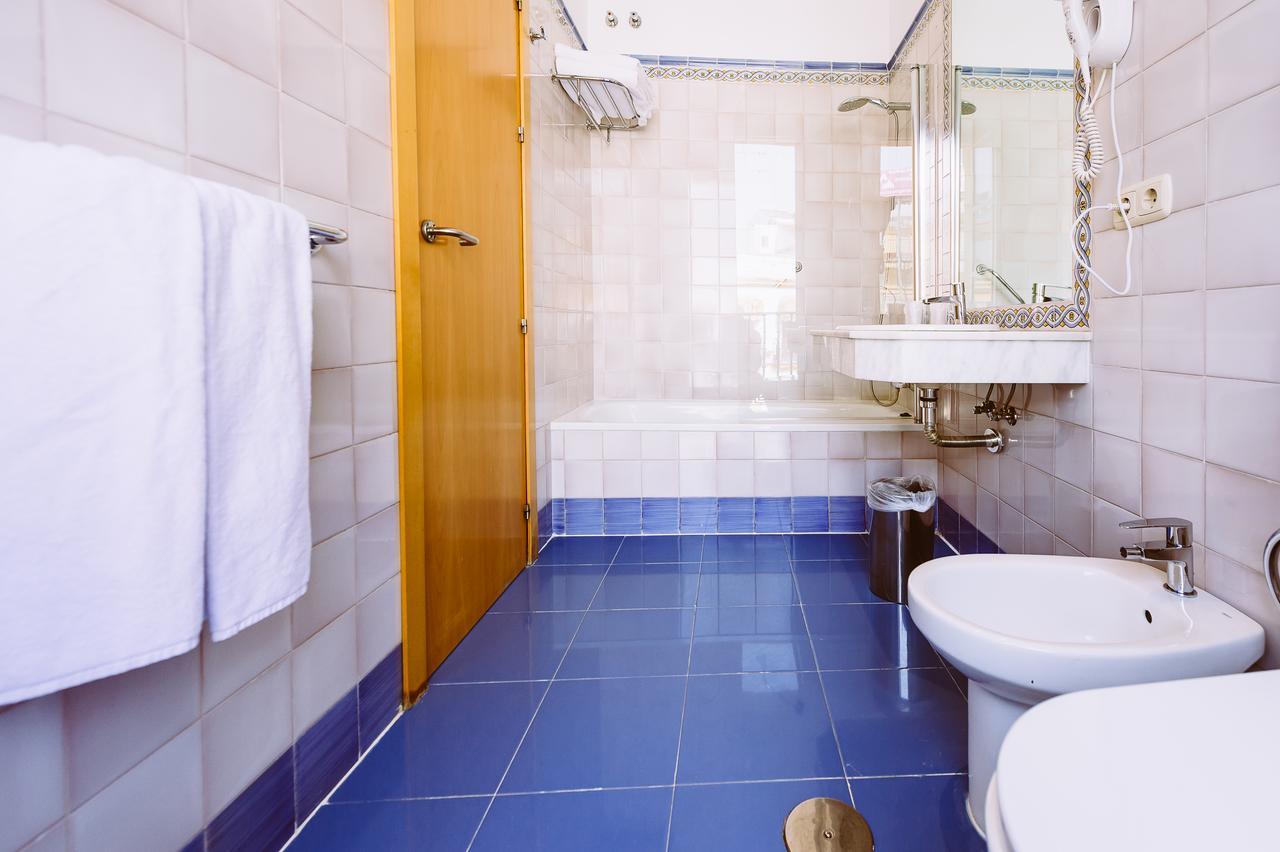Basic Hotel Dona Manuela Seville Ngoại thất bức ảnh