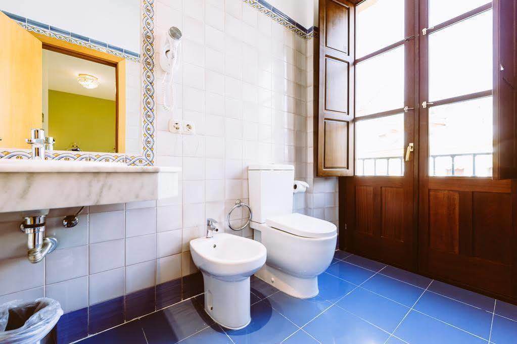 Basic Hotel Dona Manuela Seville Ngoại thất bức ảnh