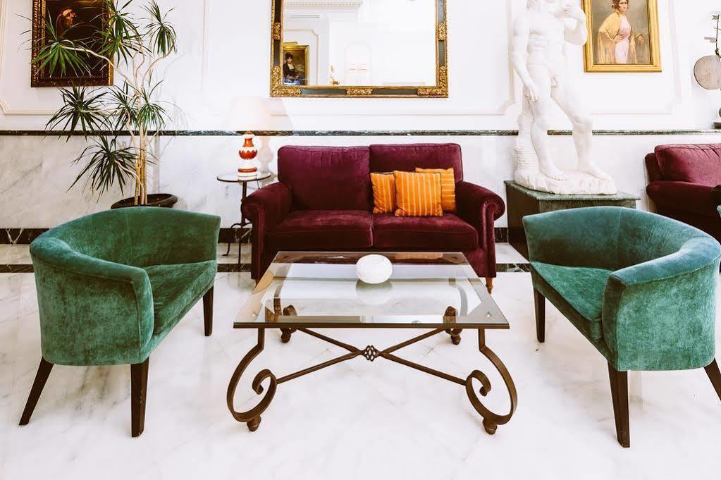 Basic Hotel Dona Manuela Seville Ngoại thất bức ảnh